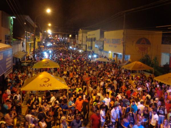 Banda Malandra d&aacute; ponta-p&eacute; inicial ao carnaval de Floriano.(Imagem:FlorianoNews)