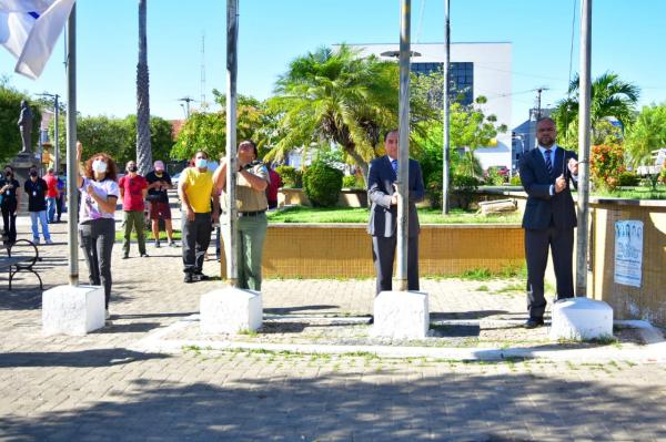 Vereadores participam oficialmente da abertura da Semana da P&aacute;tria em Floriano(Imagem:C&acirc;mara Municipal de Floriano )