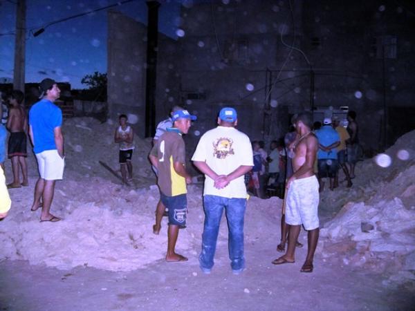 Explos&atilde;o em obra de posto de combust&iacute;vel causa medo e provoca estragos em Jaic&oacute;s(Imagem:Divulga&ccedil;&atilde;o)