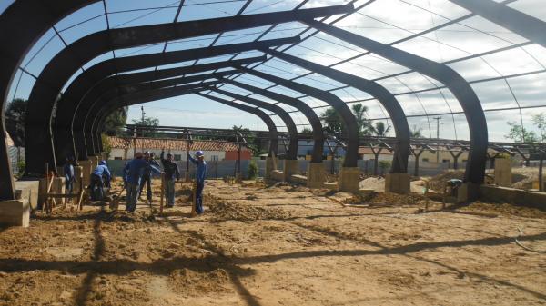 Obras de reforma e ampliação do Mercado do Cruzeiro estão em estágio avançado.(Imagem:FlorianoNews)