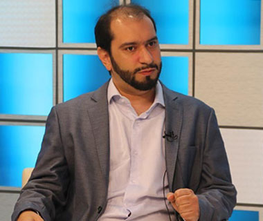 Professor denunciado por expulsar aluna pode responder por injúria racial, diz advogado