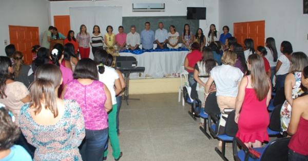 Professores recebem certificado do Curso de Extensão em Educação Integrada