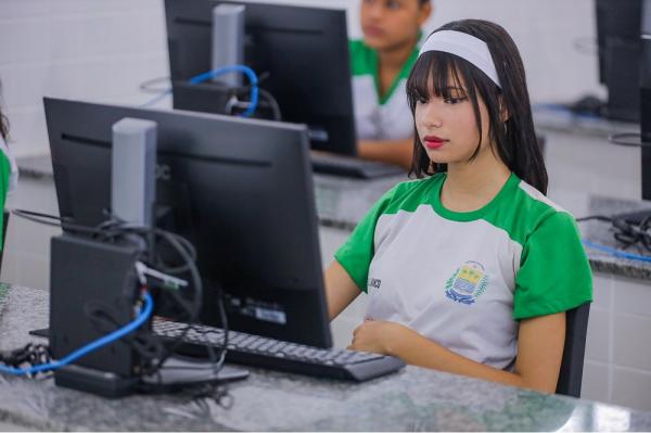 Seduc anuncia pagamento da parcela de outubro do Programa Mulheres Mil para mais de 200 estudantes