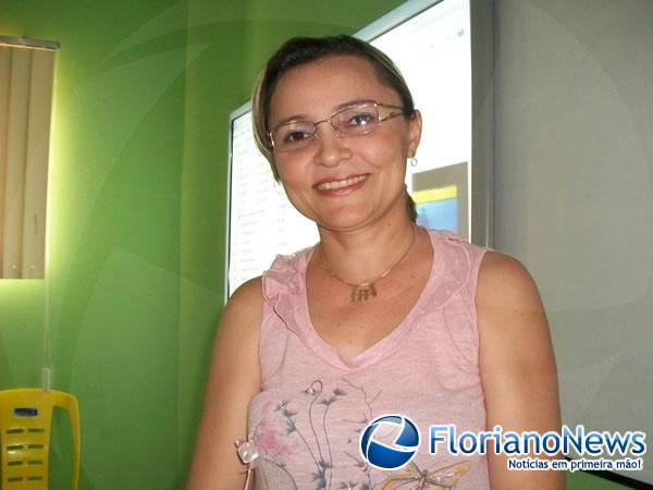 Psic&oacute;loga Evelyne Carvalho(Imagem:FlorianoNews)