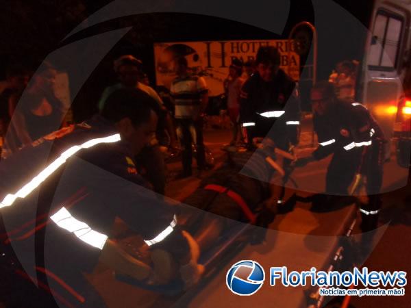 Rapaz é socorrido pelo SAMU.(Imagem:FlorianoNews)