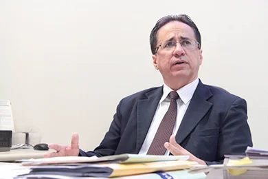 Procurador notifica pré-candidatos e partidos sobre pesquisas e propaganda eleitoral