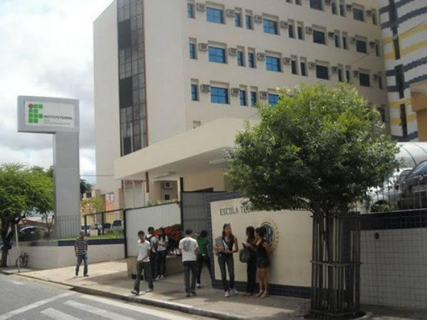 IFPI abre concurso com 240 vagas e salário pode passar dos R$ 8 mil