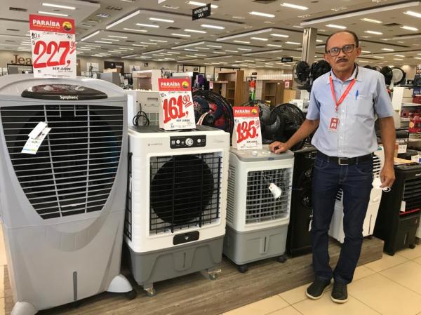 Pedro, colaborador do setor de m&oacute;veis e eletros do Armaz&eacute;m Para&iacute;ba(Imagem:FlorianoNews)
