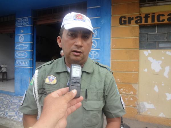 PM registra acidente envolvendo caminh&atilde;o, carro e moto no Centro de Floriano.(Imagem:FlorianoNews)
