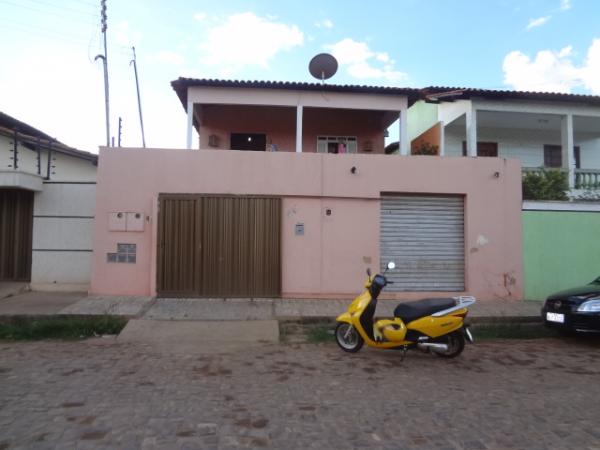 Inc&ecirc;ndio destr&oacute;i quarto de uma casa em Floriano.(Imagem:FlorianoNews)