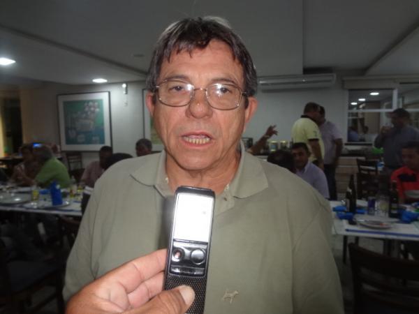 Avelino Neiva fala de obras que estão sendo feitas em Floriano