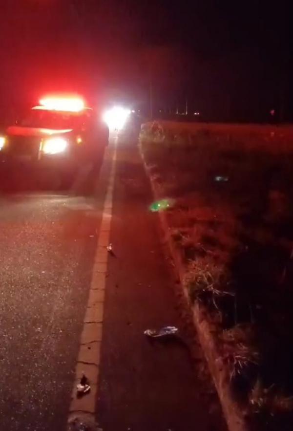 Motociclista passa mal, perde controle e colide em carro na BR 316