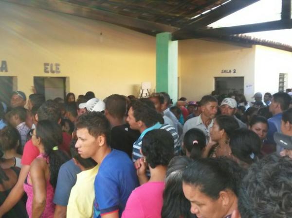 Vota&ccedil;&atilde;o ficou tumultuada na cidade de Fartura do Piau&iacute;, no Sul do estado.(Imagem:J&uacute;nior Braga/Arquivo Pessoal)