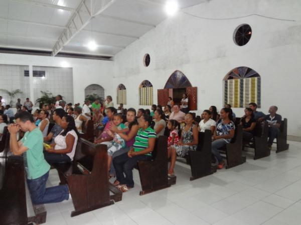Católicos iniciam festejos de Senhora Sant'Ana em Floriano