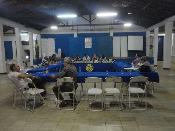 Rotary Club faz parceria com departamento da juventude para a realiza&ccedil;&atilde;o de uma confer&ecirc;ncia.(Imagem:FlorianoNews)