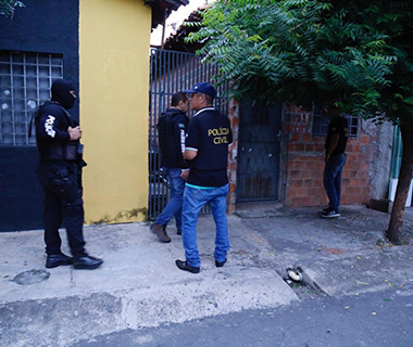 Polícia prende suspeito de roubar carro de vice-prefeito e acusados de furtos em Teresina