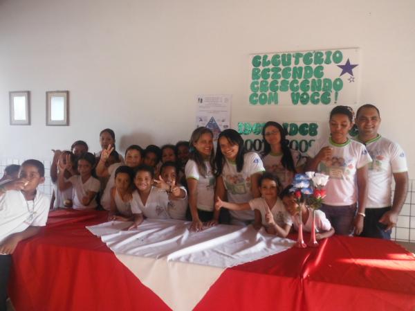 Acadêmicos de Pedagogia realizaram projeto "Saúde e Bem Estar na Escola"