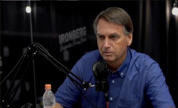 Bolsonaro se compara a Dilma e diz querer disputar as eleições de 2024