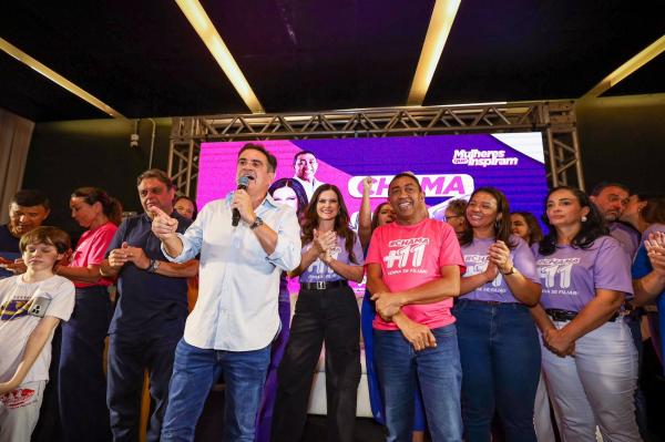 Joel, ao lado da esposa Márcia, juntamente com Ciro, Margarete e lideranças, prestigiam evento do PP(Imagem:Ascom )