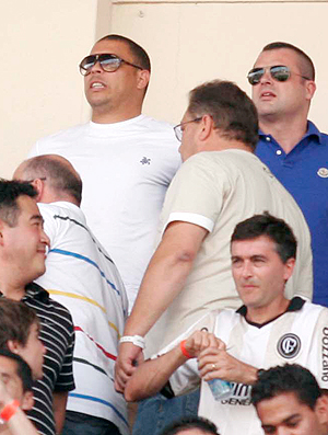 Otimista, Tite afirma que Ronaldo deve estar em campo contra o Goiás