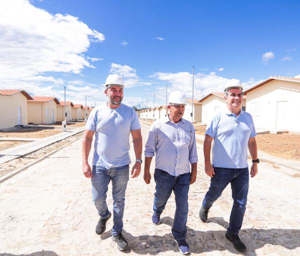 Ciro Nogueira anuncia entrega de 90 casas, inaugura obras e novos benefícios em Batalha(Imagem:Ascom)