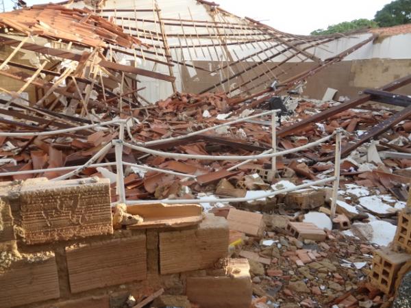 Após desabamento de sala APAE de Floriano precisa de ajuda
