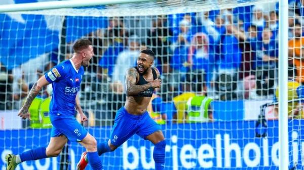 Malcom comemora seu segundo gol na vit&oacute;ria do Al-Hilal contra o Al-Ittihad.(Imagem:Divulga&ccedil;&atilde;o/Al-Hilal)