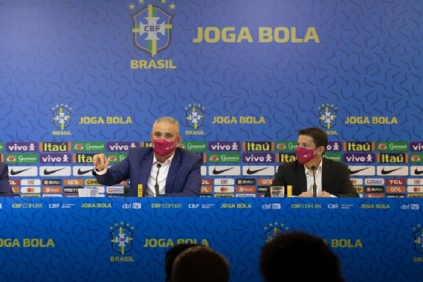 Na lista anunciada pelo treinador nesta quinta-feira (13), estão os jovens Vinicuis Junior, Rodrygo, Antony e Raphinha dentre os atacantes. O experiente Daniel Alves, agora no Ba(Imagem:Reprodução)