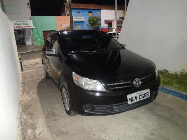 Ve&iacute;culo furtado no Cear&aacute; &eacute; encontrado pela Pol&iacute;cia Civil em Floriano.(Imagem:FlorianoNews)