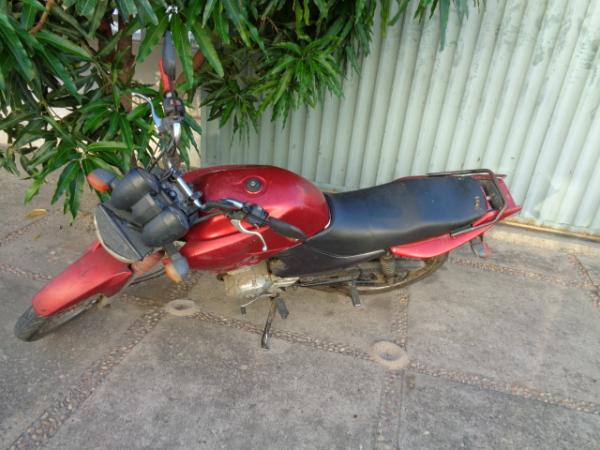 Menor é apreendido com motocicleta roubada em Floriano.(Imagem:FlorianoNews)