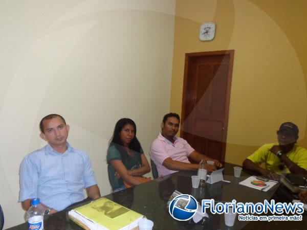 Reuni&atilde;o do CMS discutiu a&ccedil;&otilde;es de seguran&ccedil;a para o munic&iacute;pio de Floriano.(Imagem:FlorianoNews)