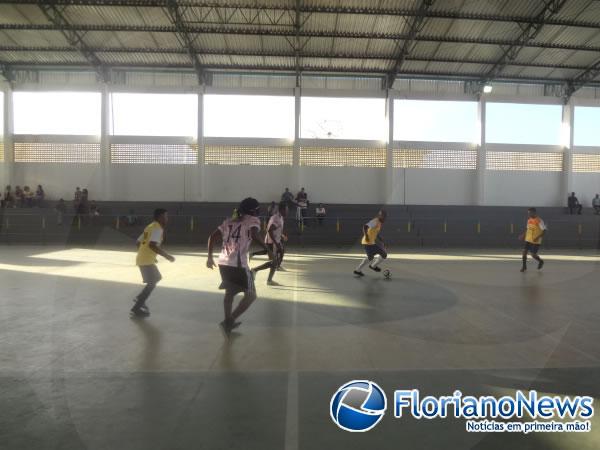 Detentos do pres&iacute;dio Vereda Grande disputaram competi&ccedil;&atilde;o esportiva em Floriano.(Imagem:FlorianoNews)