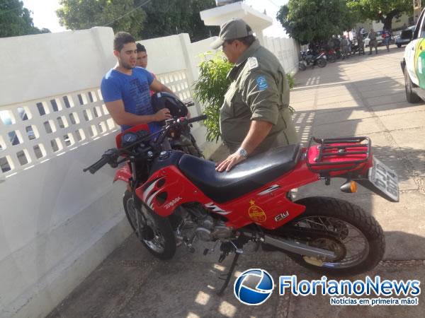 Motocicleta roubada no bairro Sambaíba é recuperada pela PM