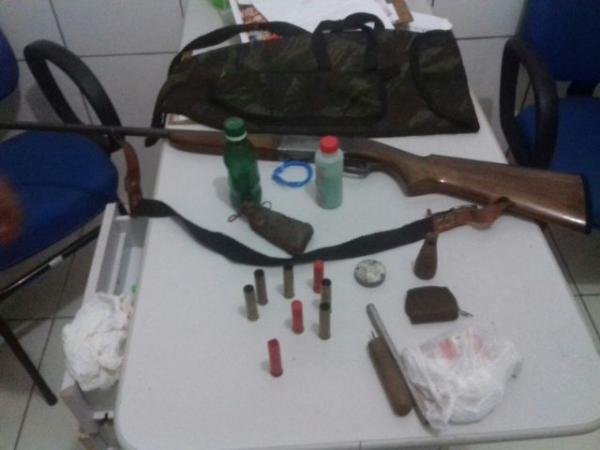 Patrulhamento Rural do 3&deg;BPM de Floriano apreende armas e material de ca&ccedil;a.(Imagem:3&deg; BPM)