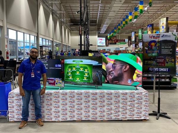 Lucas - Auxiliar de marketing do S&atilde;o Jorge Super.(Imagem:FlorianoNews)