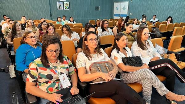 Representantes das regionais de sa&uacute;de participam de atualiza&ccedil;&atilde;o sobre imuniza&ccedil;&atilde;o(Imagem:Ascom Sesapi)