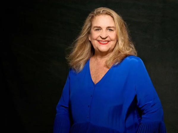 Wanda Sá se ambienta na atmosfera à meia-luz do samba-canção dos anos 1950 no álbum "Bossa sempre no