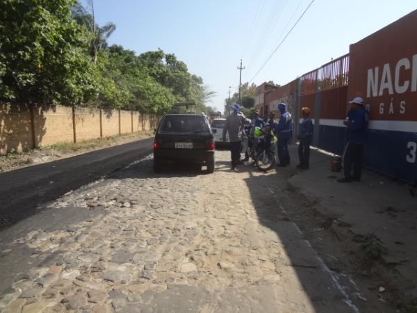 Obras de pavimenta&ccedil;&atilde;o na Av. Santos Dumont est&atilde;o em andamento.(Imagem:FlorianoNews)