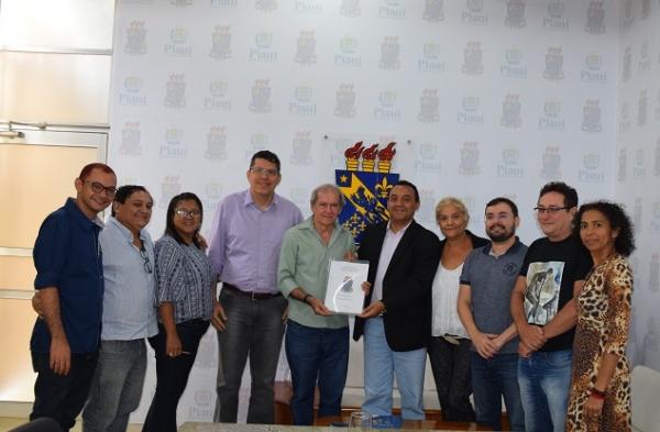 Uespi e Secult discutem implantação do curso superior em Artes Cênicas
