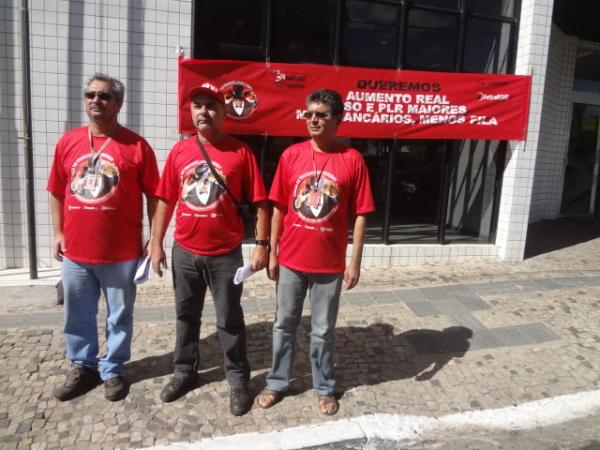 Sindicato dos Banc&aacute;rios realizou manifesta&ccedil;&atilde;o em frente ao BB Floriano.(Imagem:FlorianoNews)