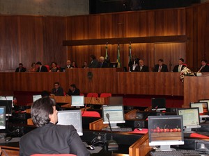 Após propor corte de gastos, governo quer salário de R$ 30 mil para auditor