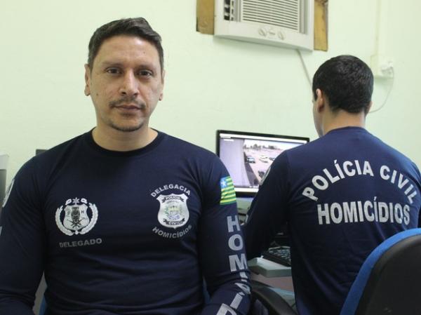 Delegado Higgo Martins falou sobre inqu&eacute;rito policial da morte de PM.(Imagem:Catarina Costa/G1 PI)
