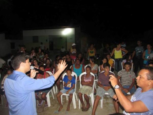 Enéas Maia faz primeira grande caminhada em Floriano.(Imagem:Jaquelina Nascimento)