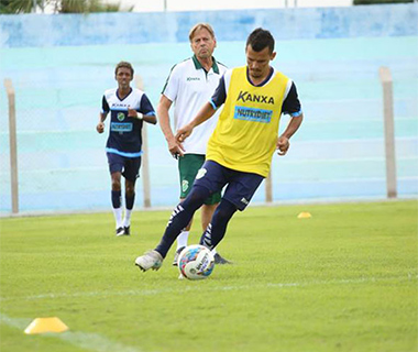 Altos não conta com estreia de laterais contra o Botafogo-PB