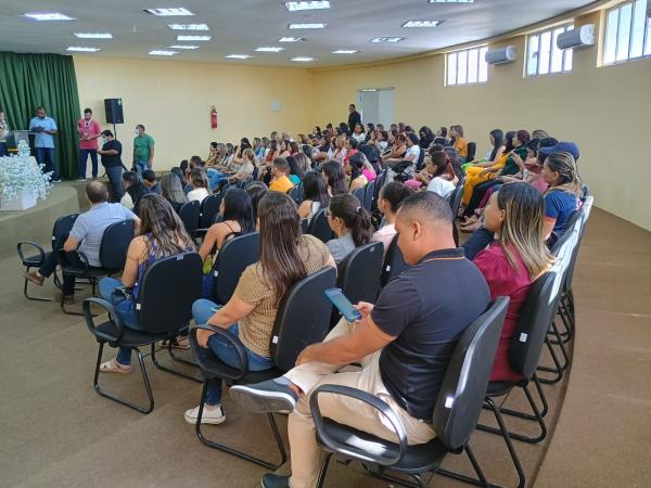 Secretaria Municipal de Saúde de Floriano homenageia Enfermeiros e Técnicos de Enfermagem(Imagem:FlorianoNews)