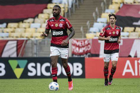 Gerson volta ao Flamengo ainda mais versátil: "Agora o pai tá coringa mesmo"