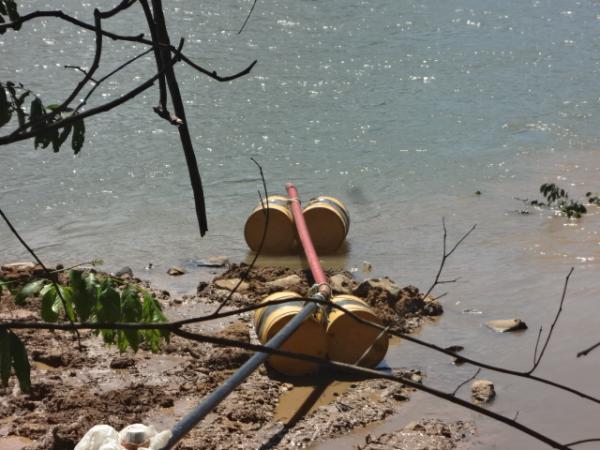 Agespisa realiza limpeza em área específica de captação de água.(Imagem:FlorianoNews)