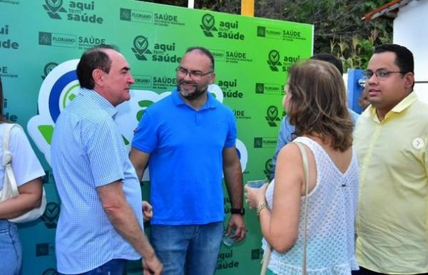 Vereador Joab Curvina participa da entrega de kits de atendimento em fisioterapia e incentivo &agrave; pr&aacute;tica da educa&ccedil;&atilde;o f&iacute;sica.(Imagem:Reprodu&ccedil;&atilde;o/Instagram)
