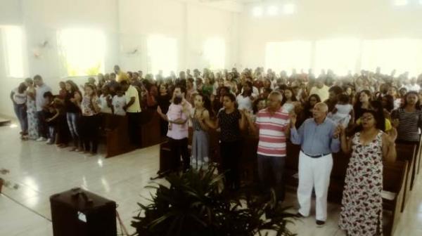 Igreja católica realiza missa de ação de graças em homenagem ao Dia dos Pais. (Imagem:FlorianoNews)