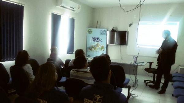 Receita Federal realiza palestra sobre